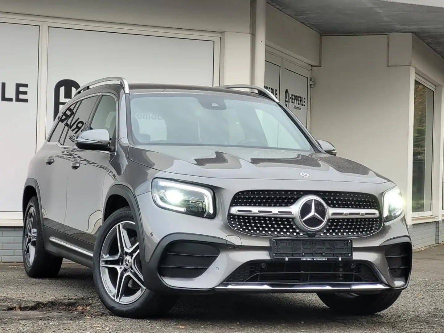 Mercedes-Benz GLB 200 d AMG Line LED+NAVI+MEMORY+AHK+KAM+19" Grau - 1