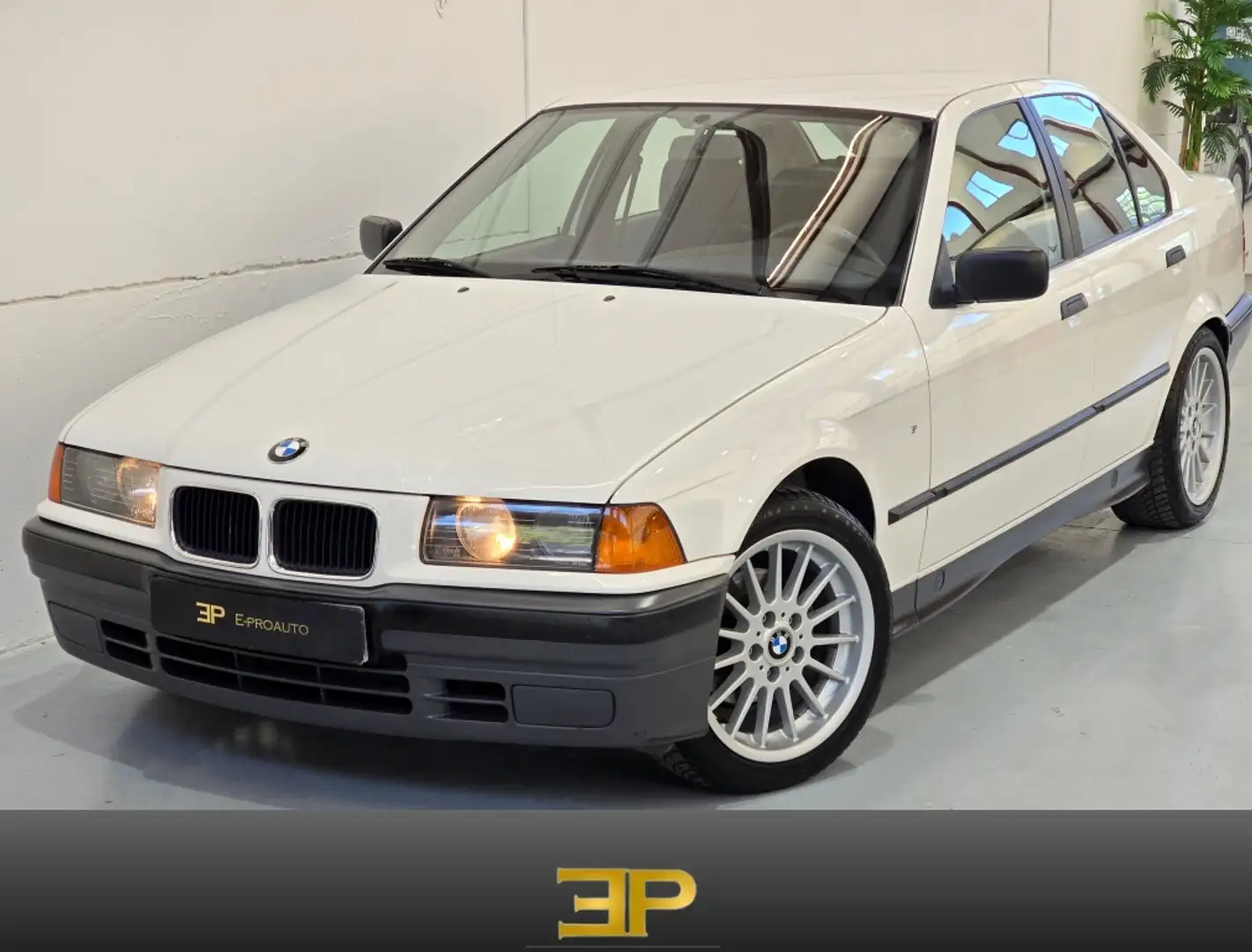 BMW 318 318i Blanc - 1