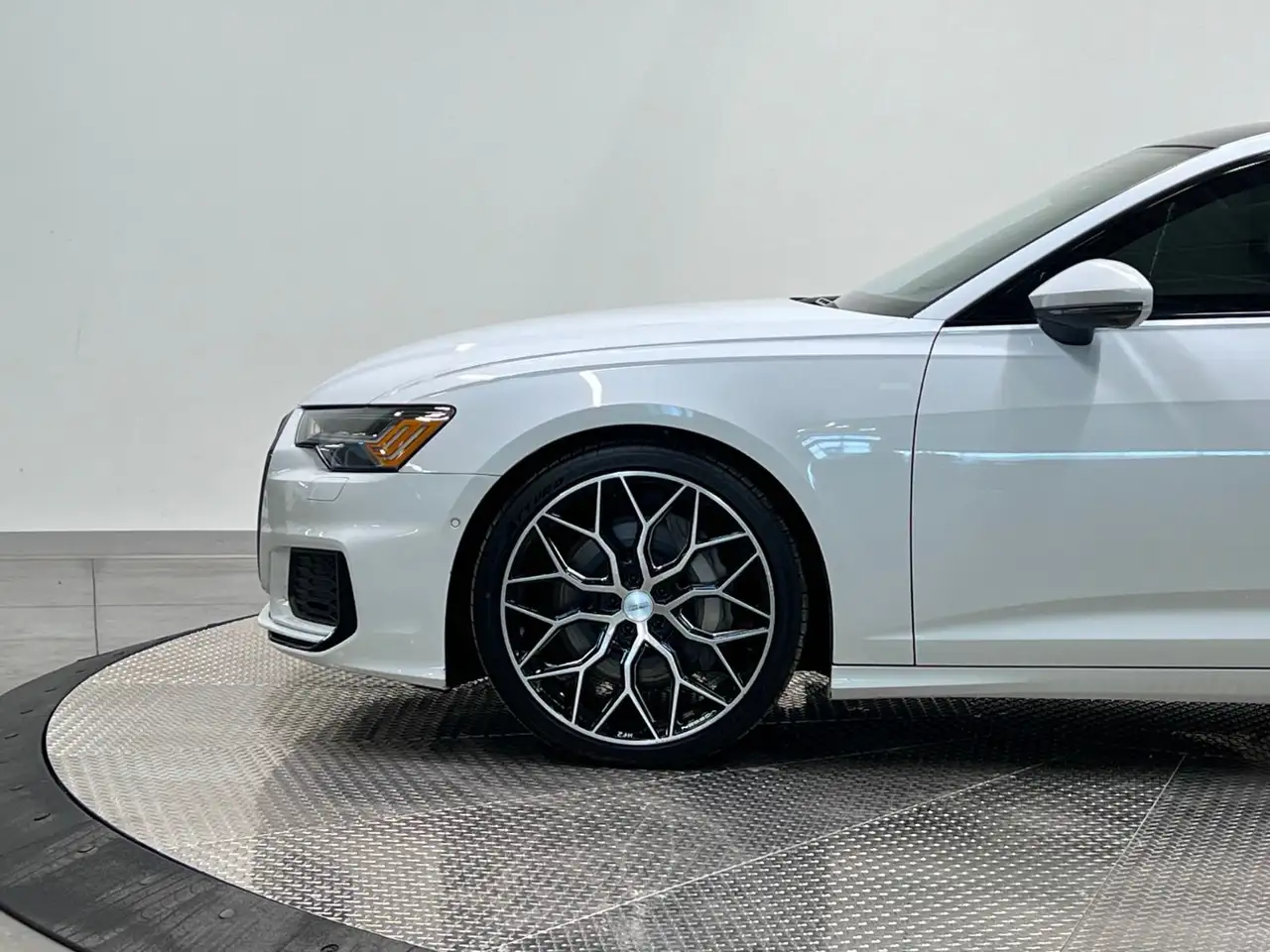 Audi A6 снимка Audi A6
