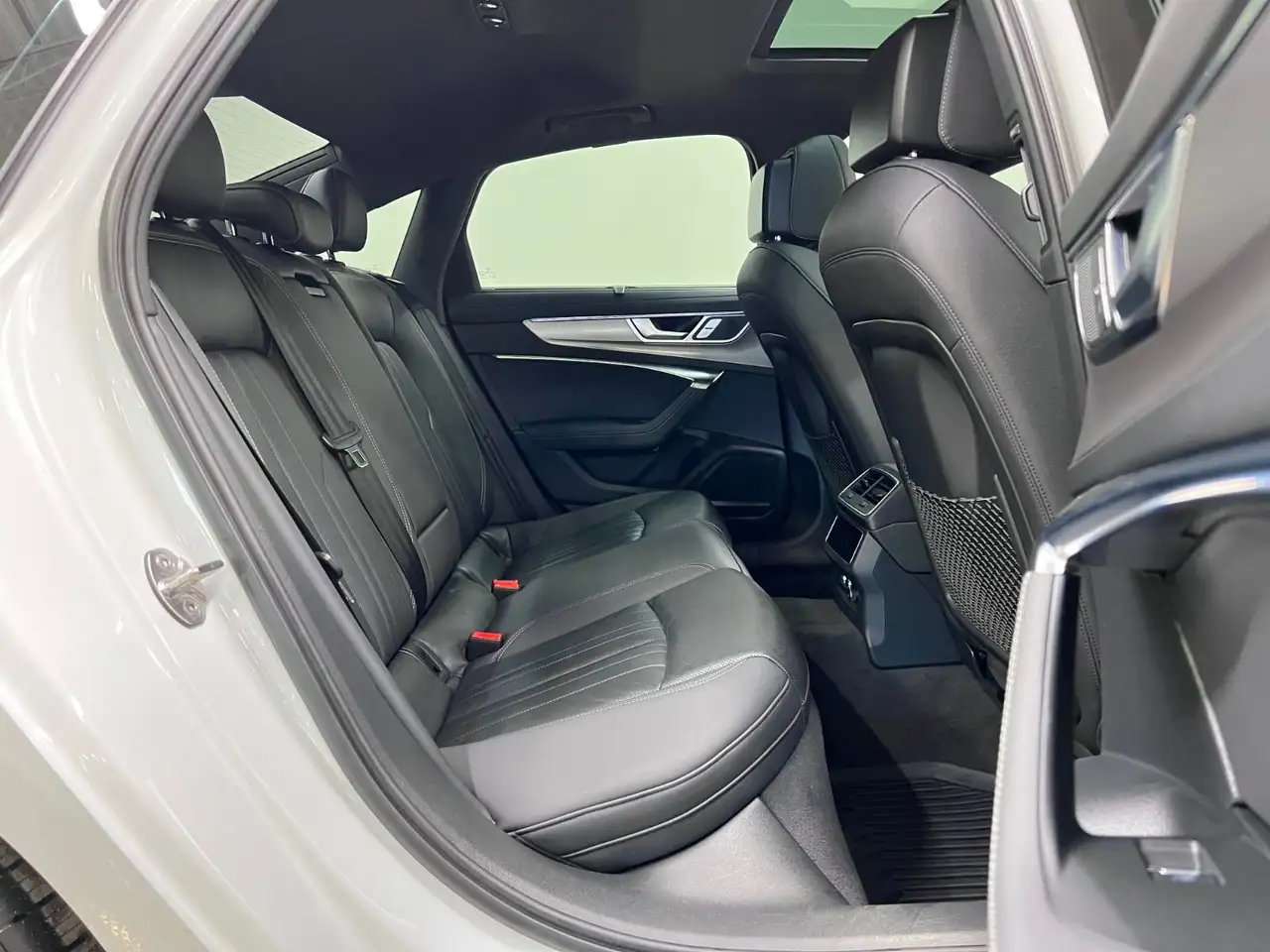 Audi A6 снимка Audi A6