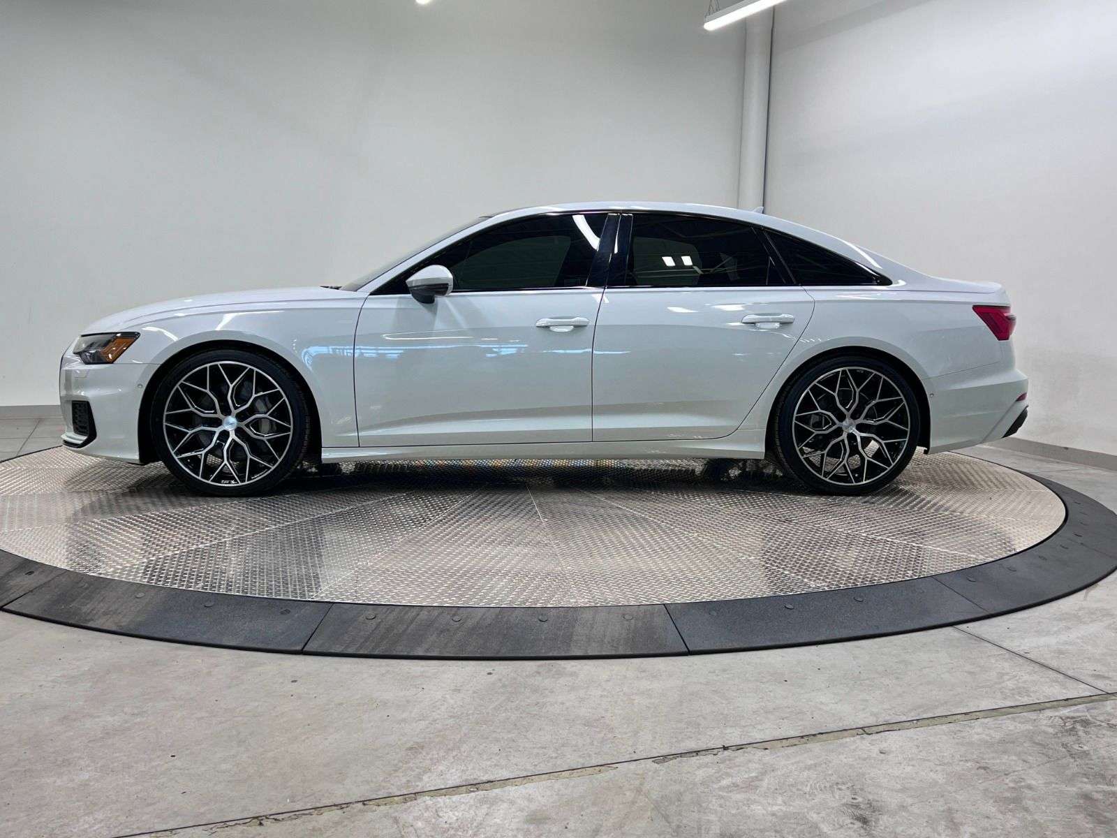 2019 Audi A6 TECHNIK | S-LINE | LOADED alt 2