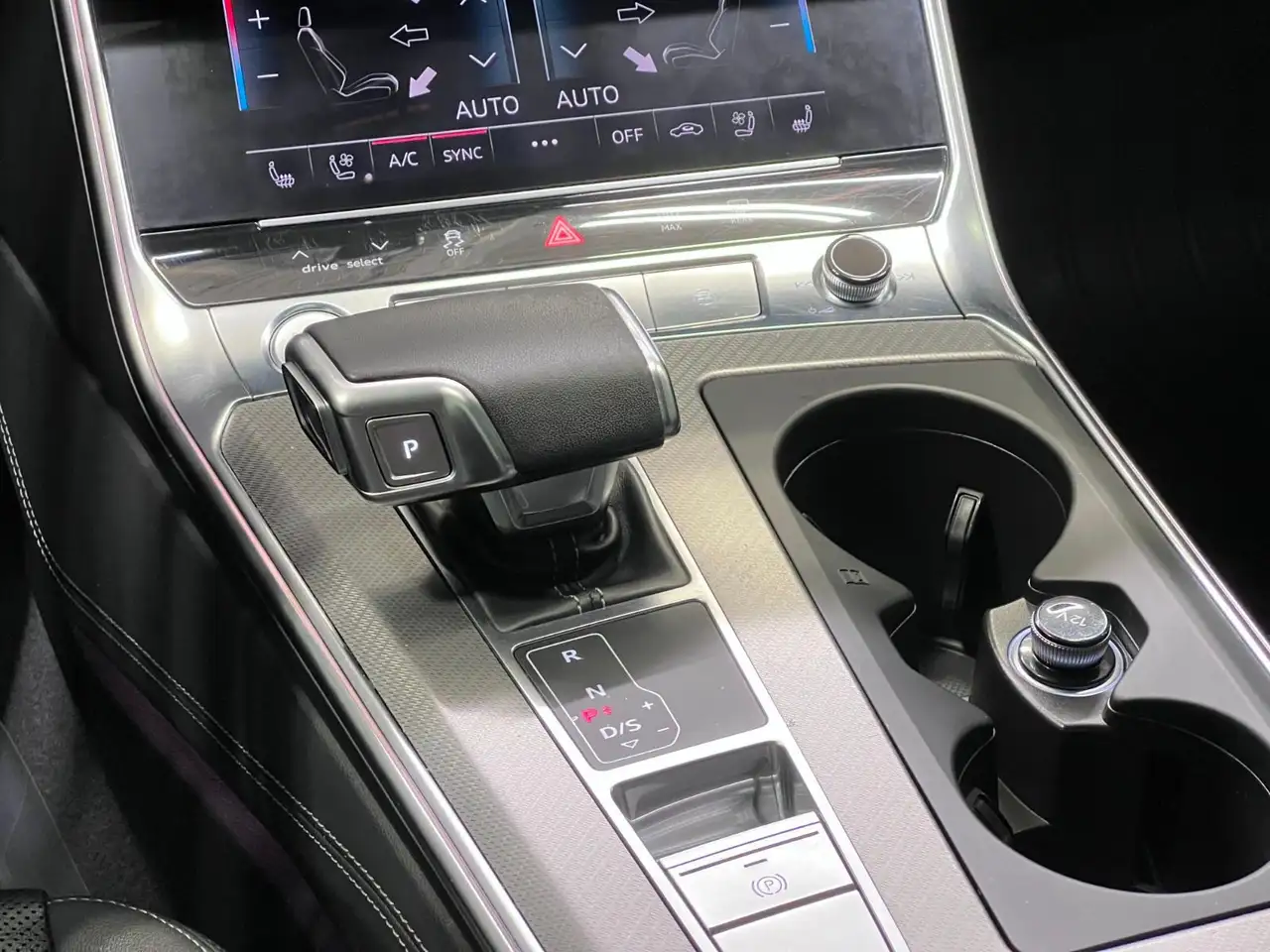 Audi A6 снимка Audi A6