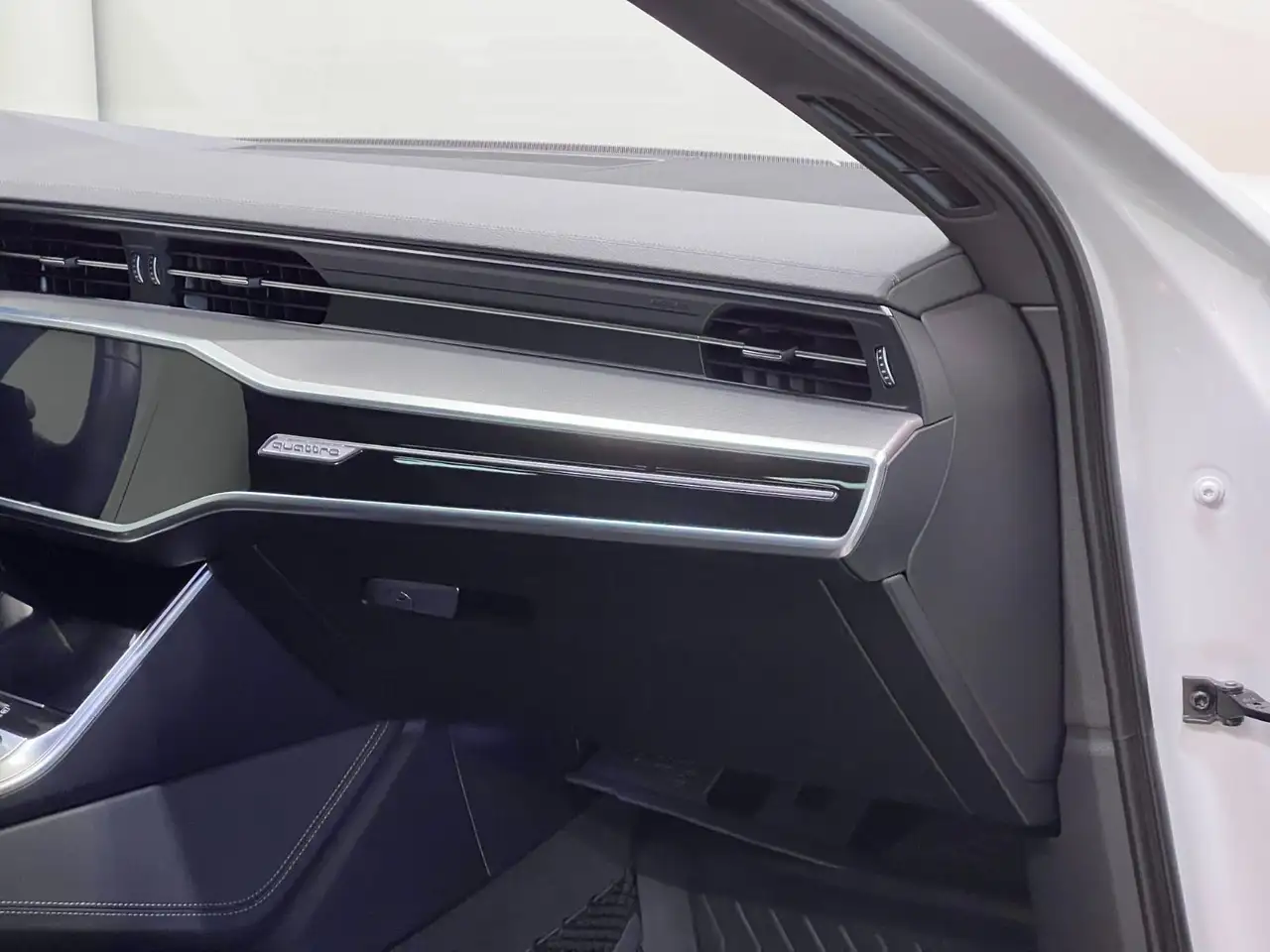 Audi A6 снимка Audi A6