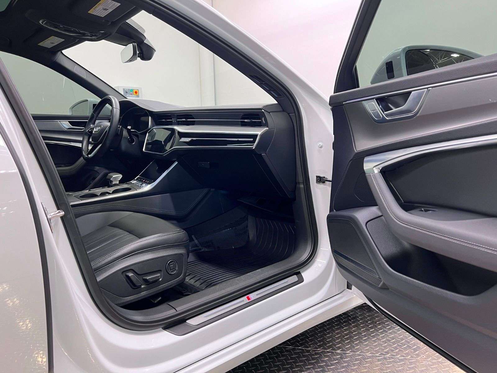 2019 Audi A6 TECHNIK | S-LINE | LOADED thumb 27