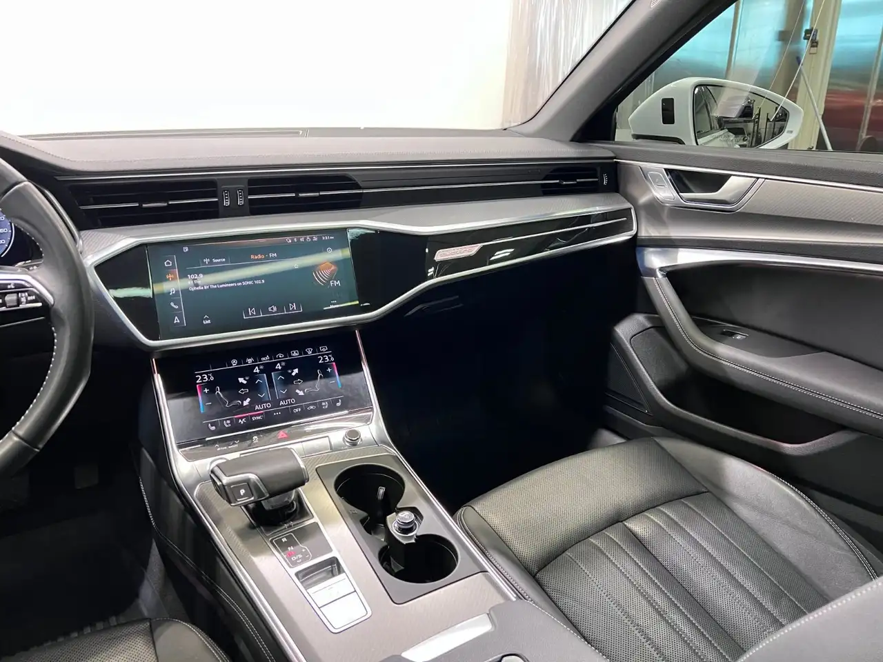 Audi A6 снимка Audi A6