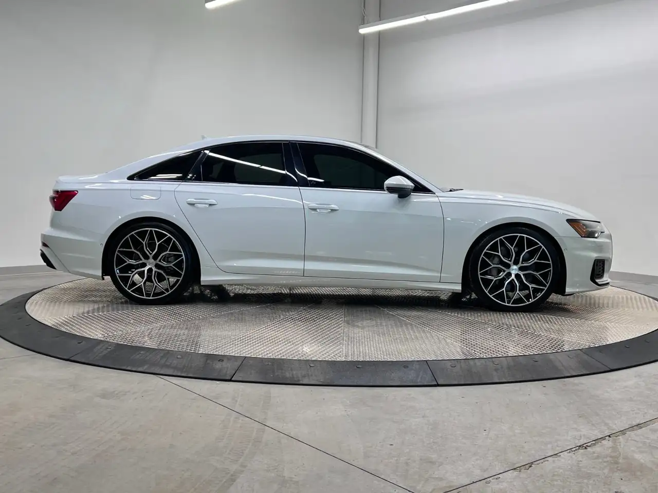 Audi A6 снимка Audi A6