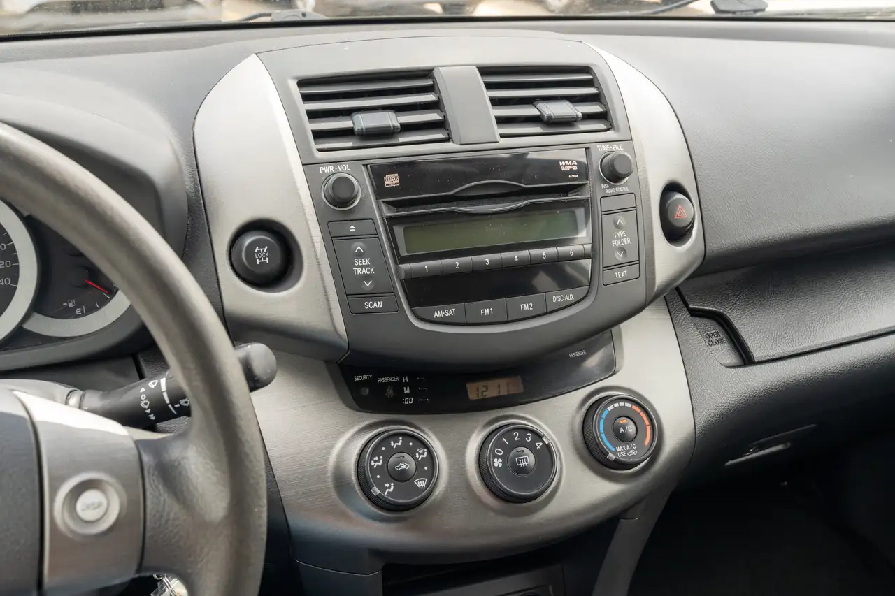 Toyota RAV 4 снимка Toyota RAV 4