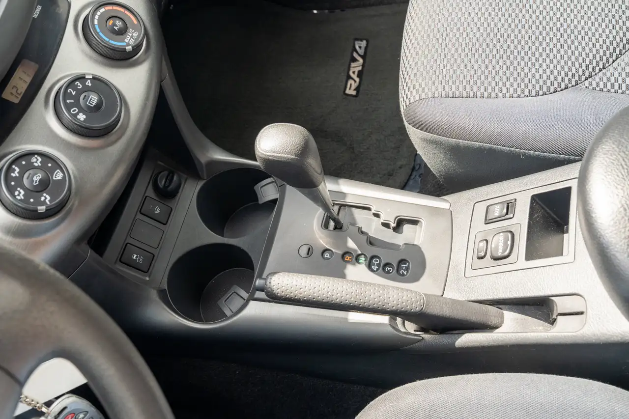 Toyota RAV 4 снимка Toyota RAV 4