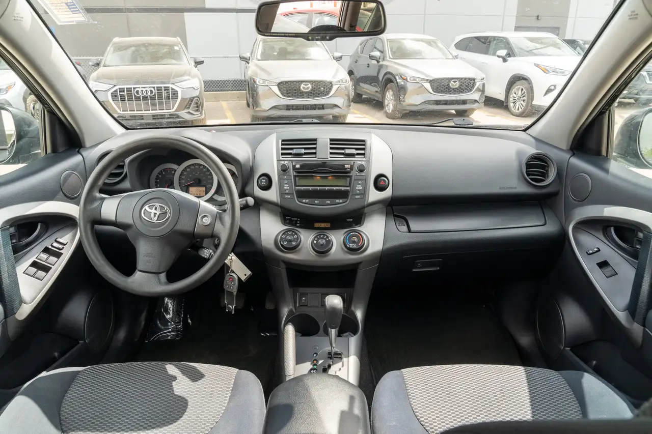 Toyota RAV 4 снимка Toyota RAV 4