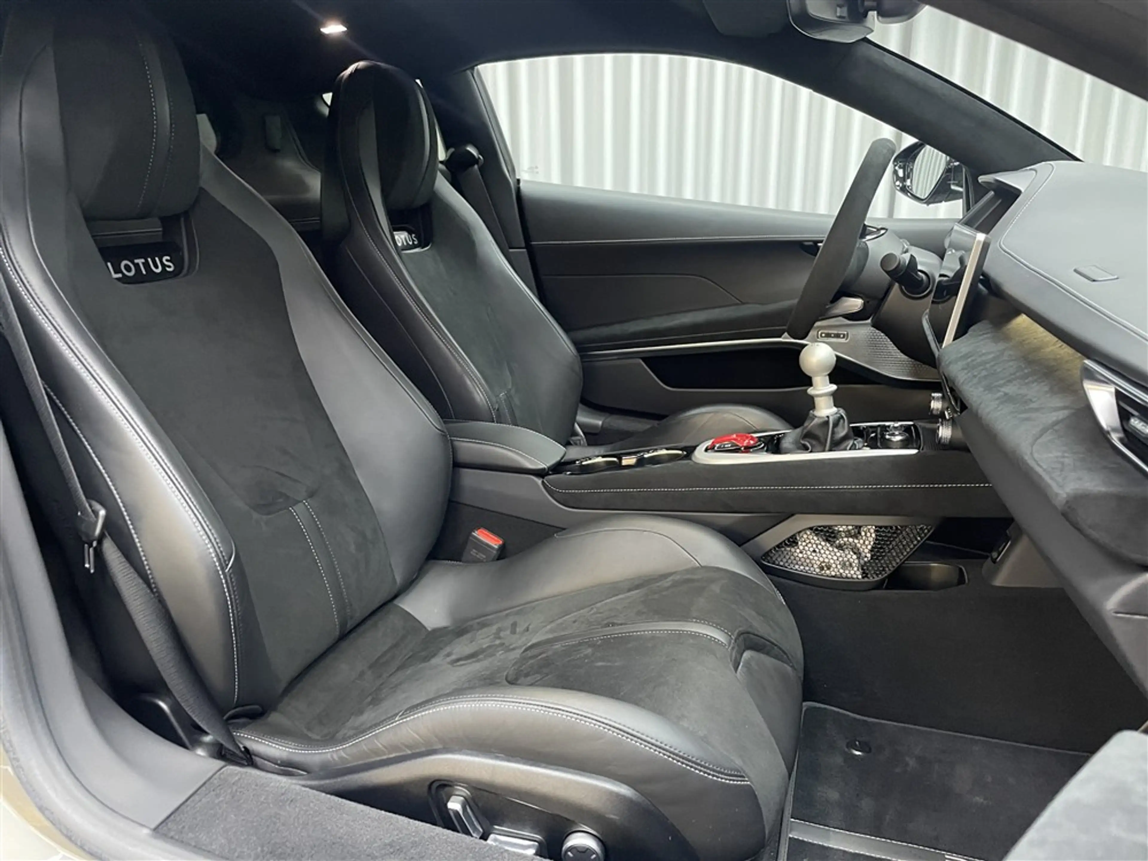 Lotus Emira 3.5i V6 First Edition / LED / Navi / Cam / App ... — photo 11