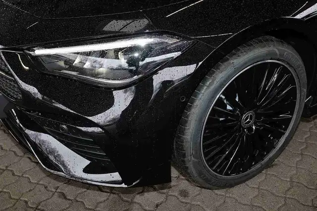 Mercedes-Benz Cle view 3