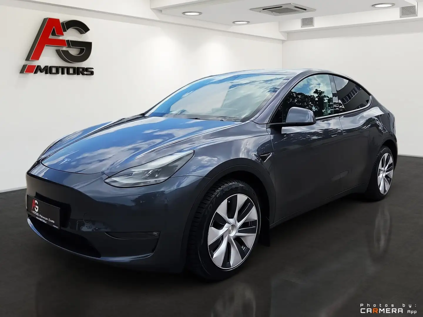Tesla Model Y AWD 79kWh Performance Grau - 2