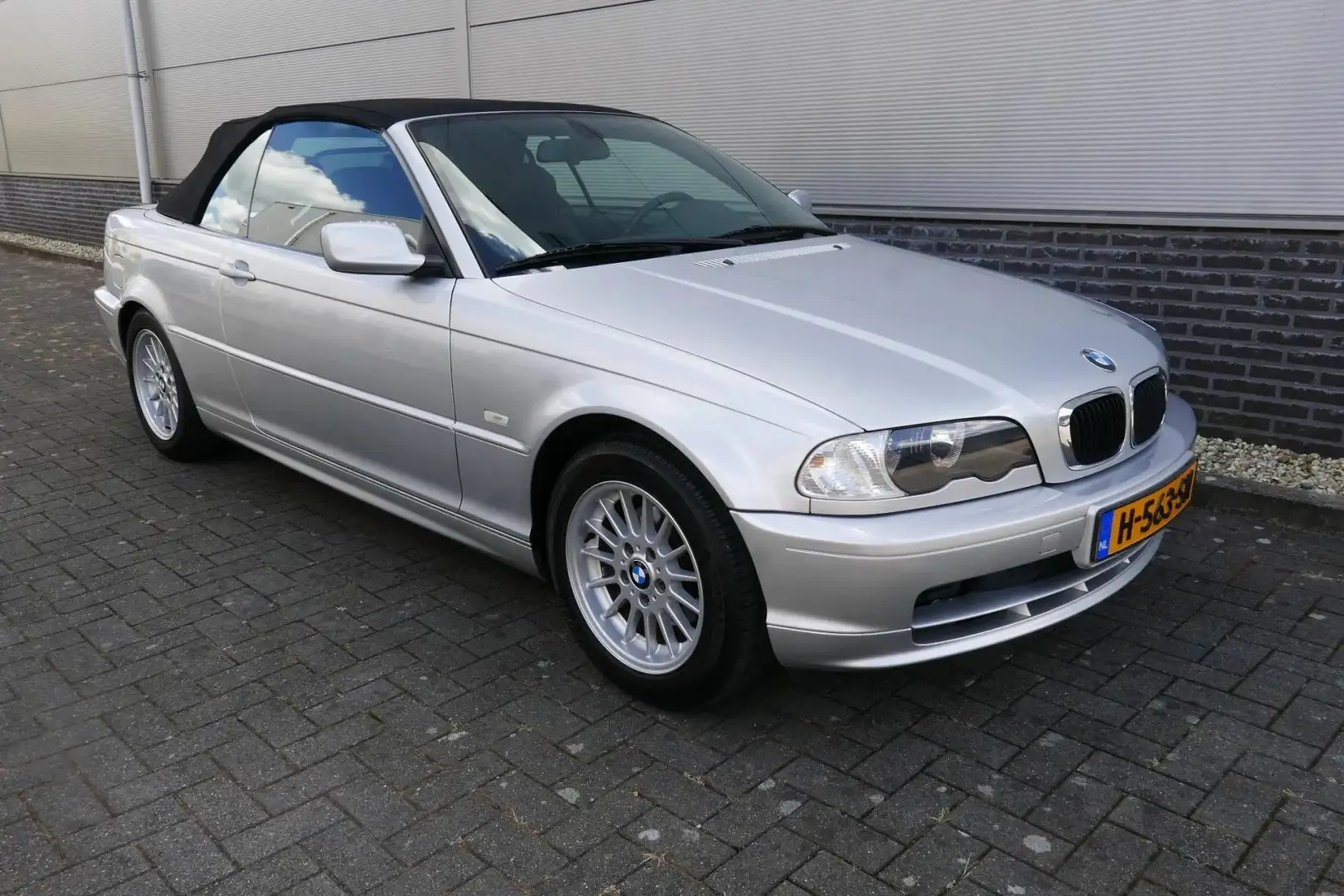 BMW 318 3-serie Cabrio 318Ci AIRCO, LEER, PDC, CRUISCONTRO Gris - 2