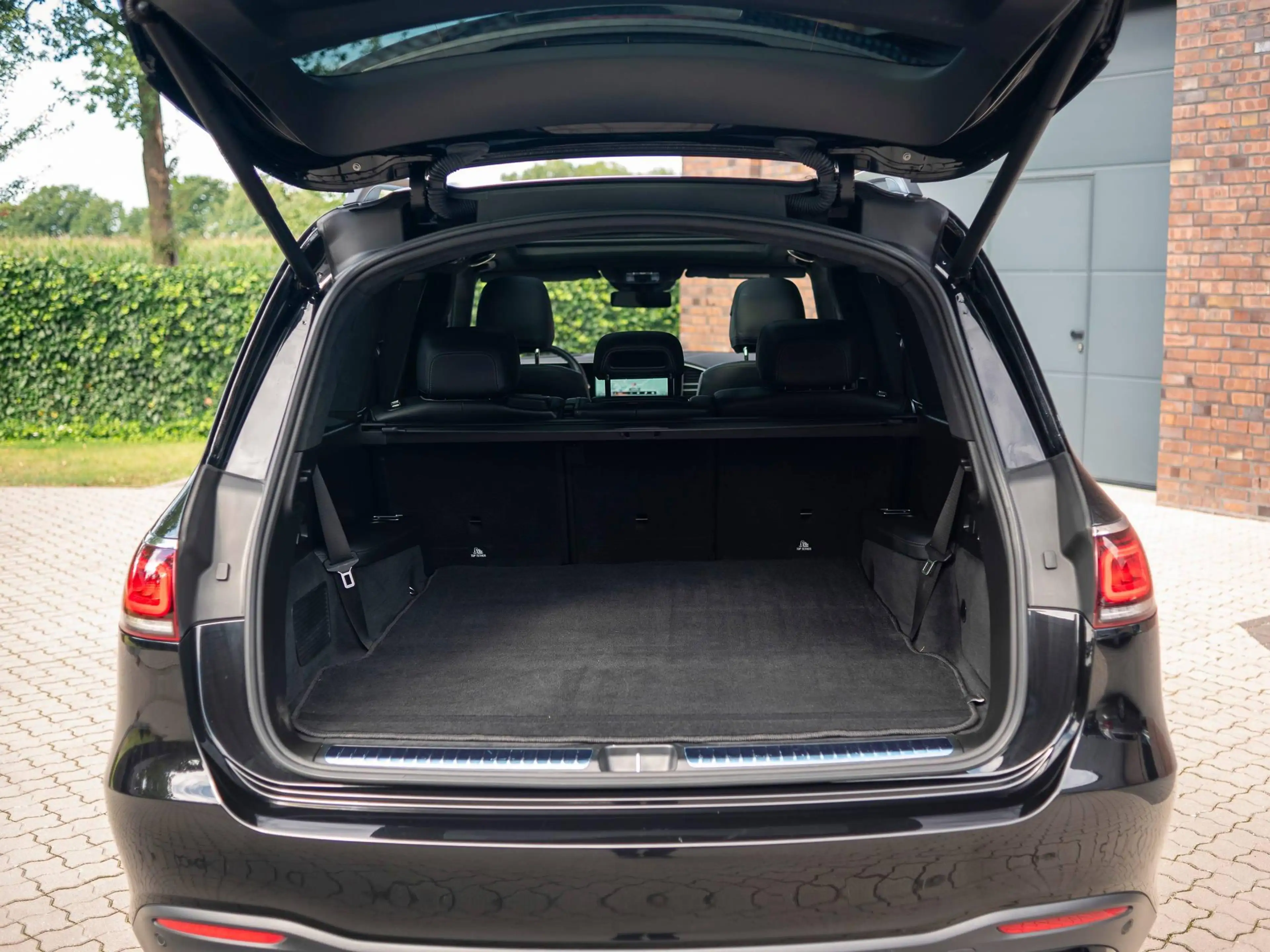 Mercedes-Benz GLS 580 GLS 4Matic 9G-TRONIC Exclusive — photo 11