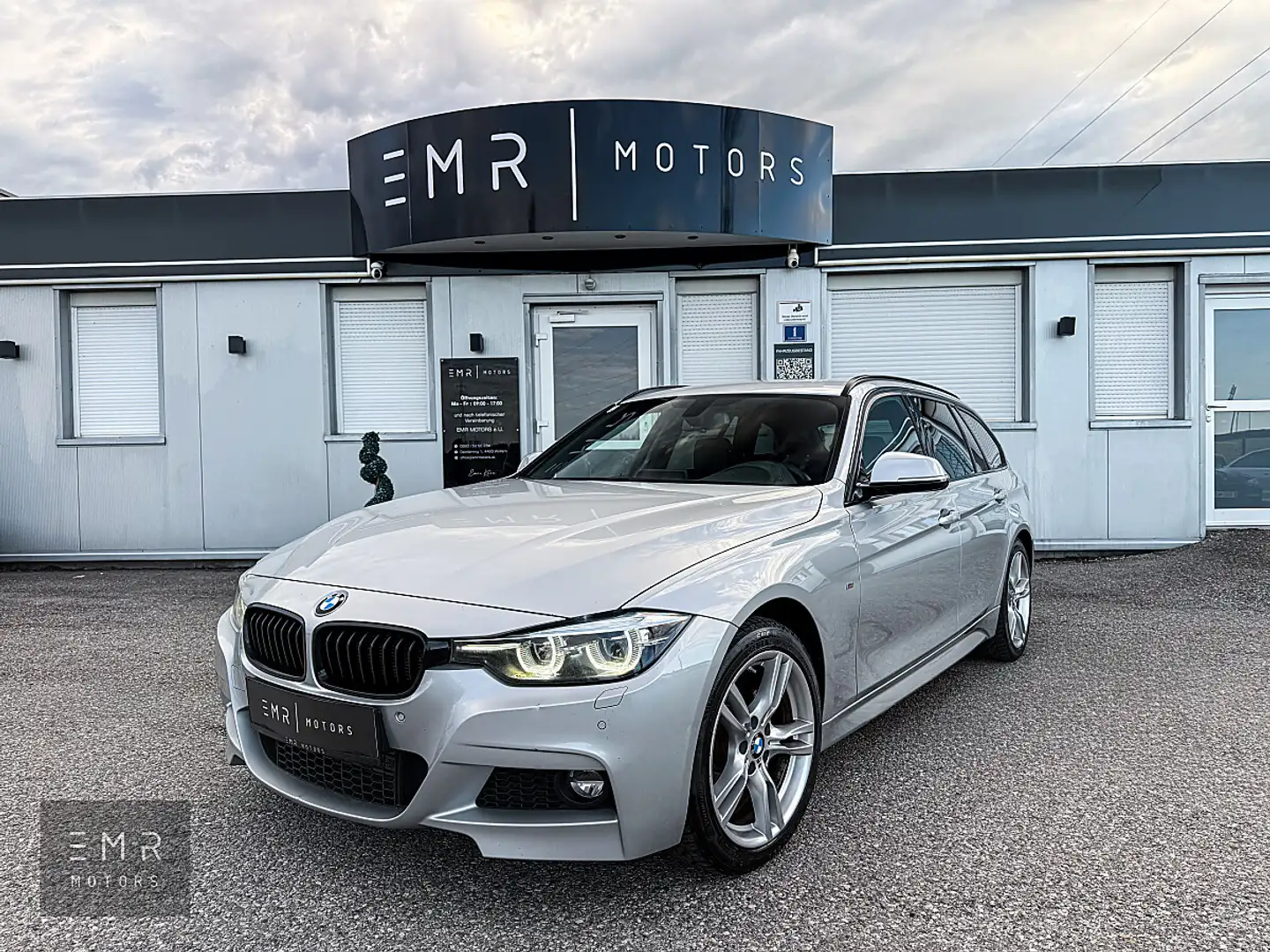 BMW 320 d xDrive Touring Aut. M-SPORTPAKET, AHK, DIGI-T... Silber - 1