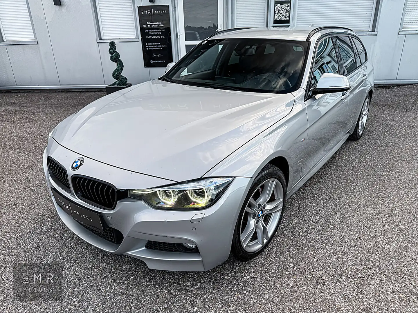BMW 320 d xDrive Touring Aut. M-SPORTPAKET, AHK, DIGI-T... Silber - 2