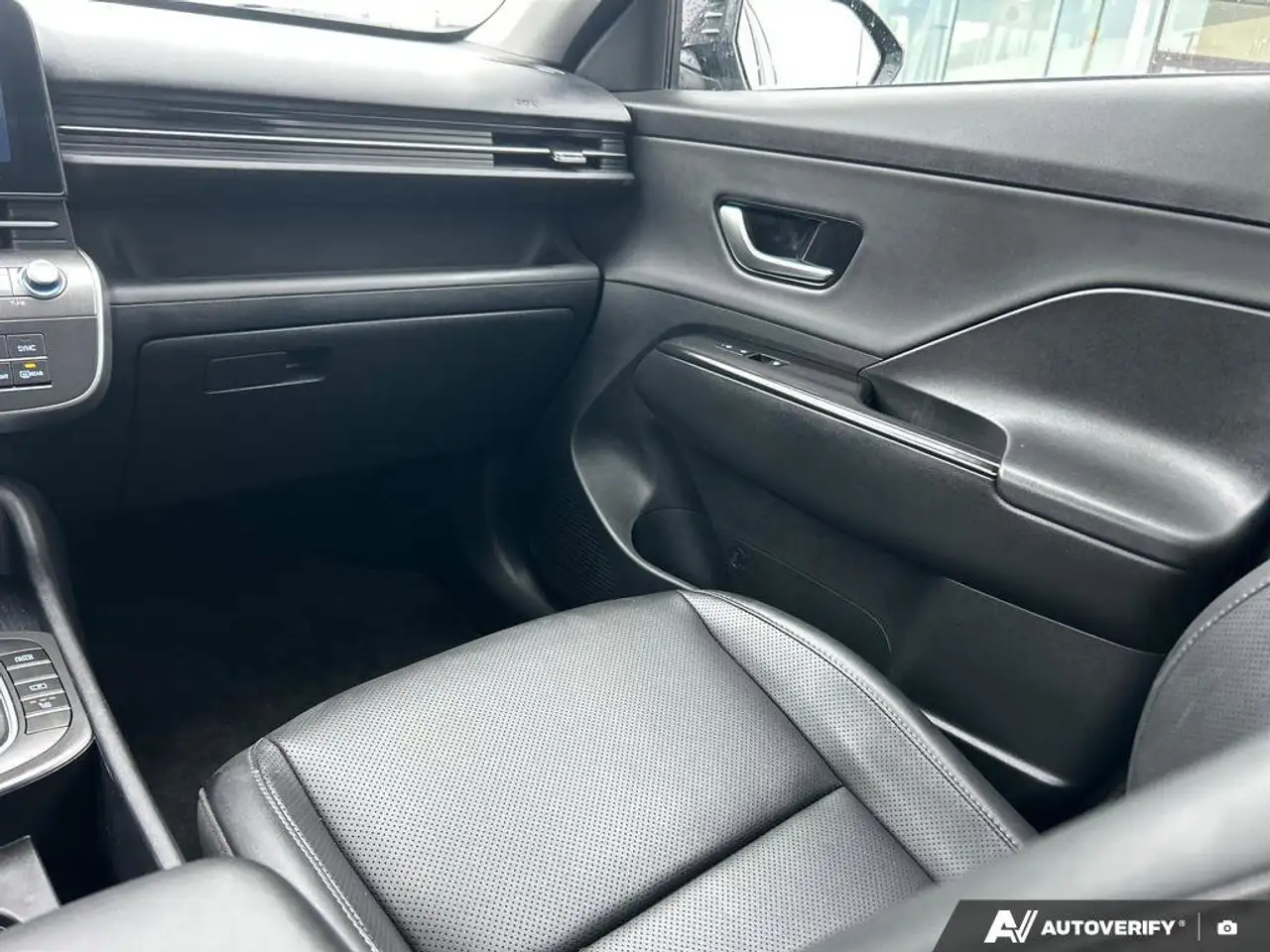 Hyundai KONA снимка Hyundai KONA