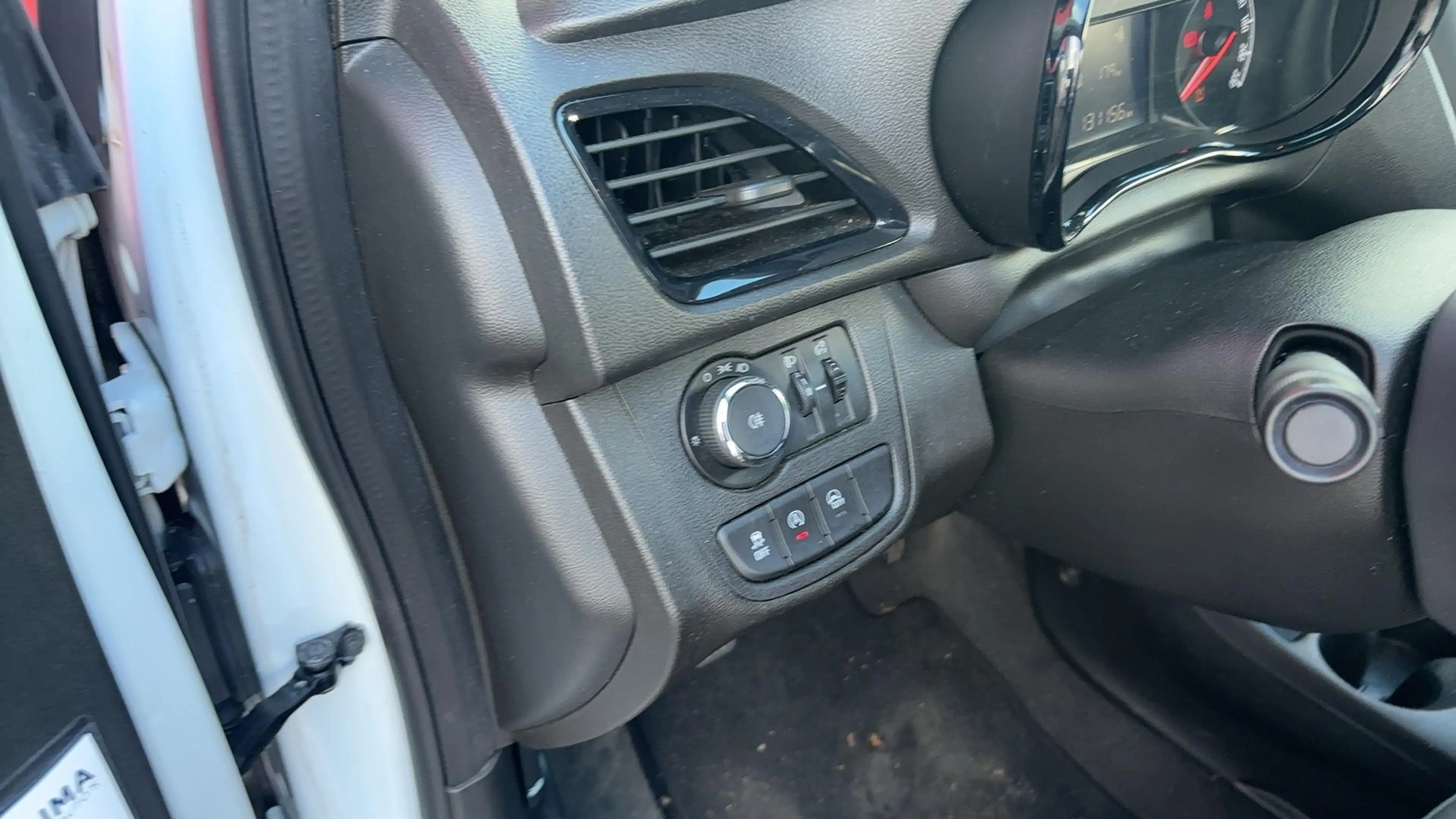 Opel Karl 1.0 ecoFLEX Edition CRUISE / BLUETOOTH / AIRCO / E — photo 6