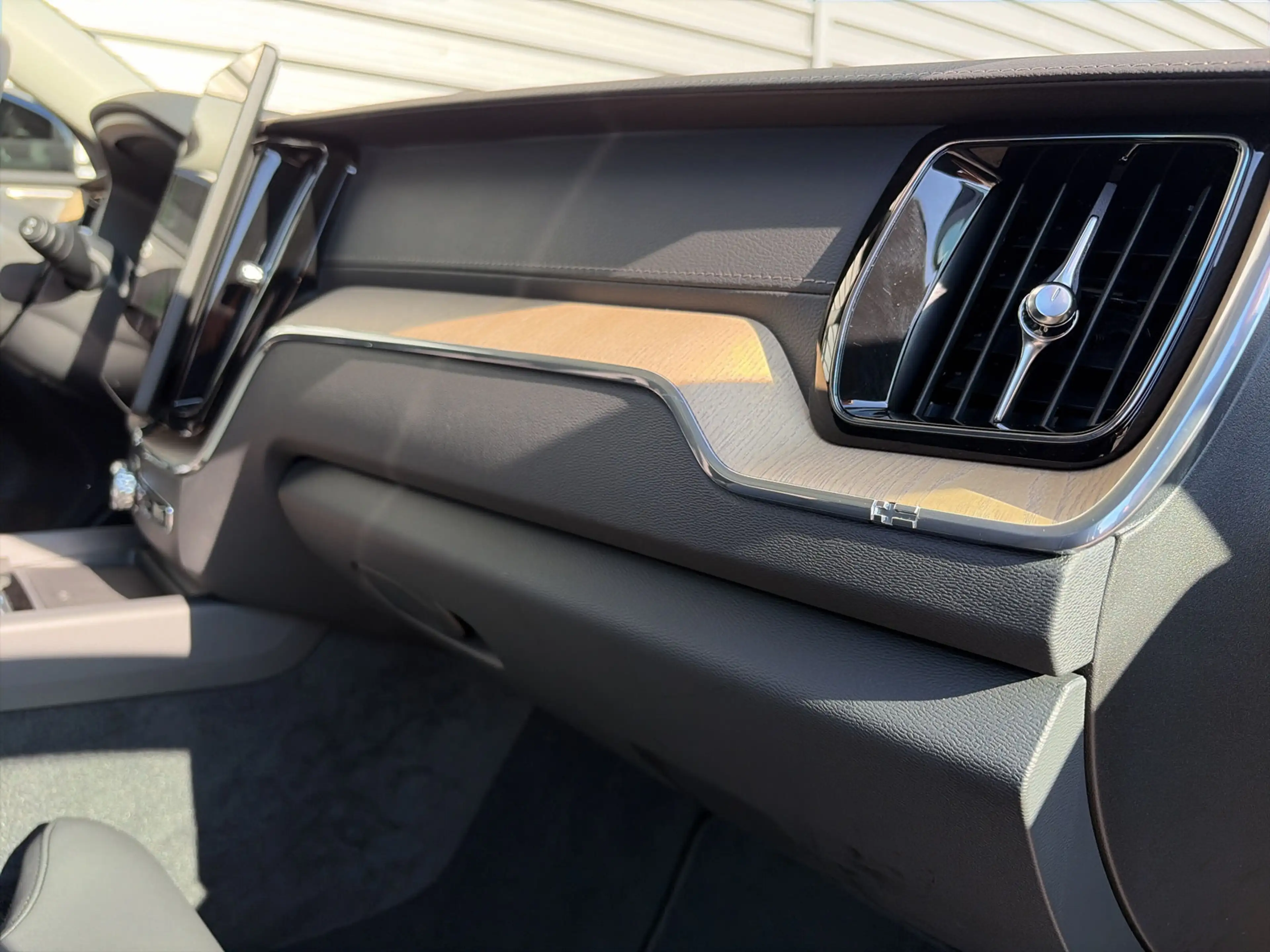 Volvo XC60 T6 Plug-in AWD Ultra Dark / Luchtvering / Trekhaak — photo 15