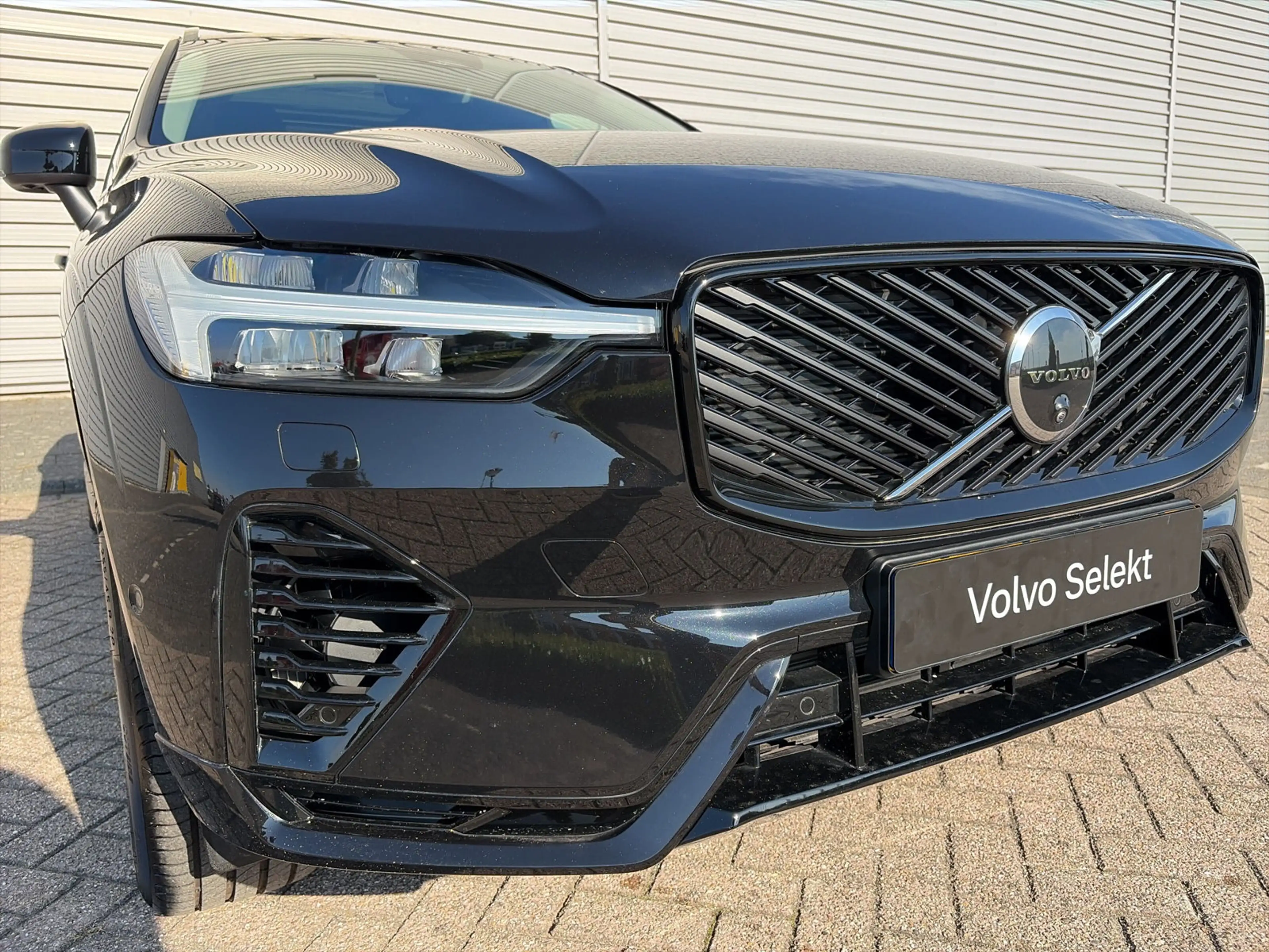 Volvo XC60 T6 Plug-in AWD Ultra Dark / Luchtvering / Trekhaak — photo 4