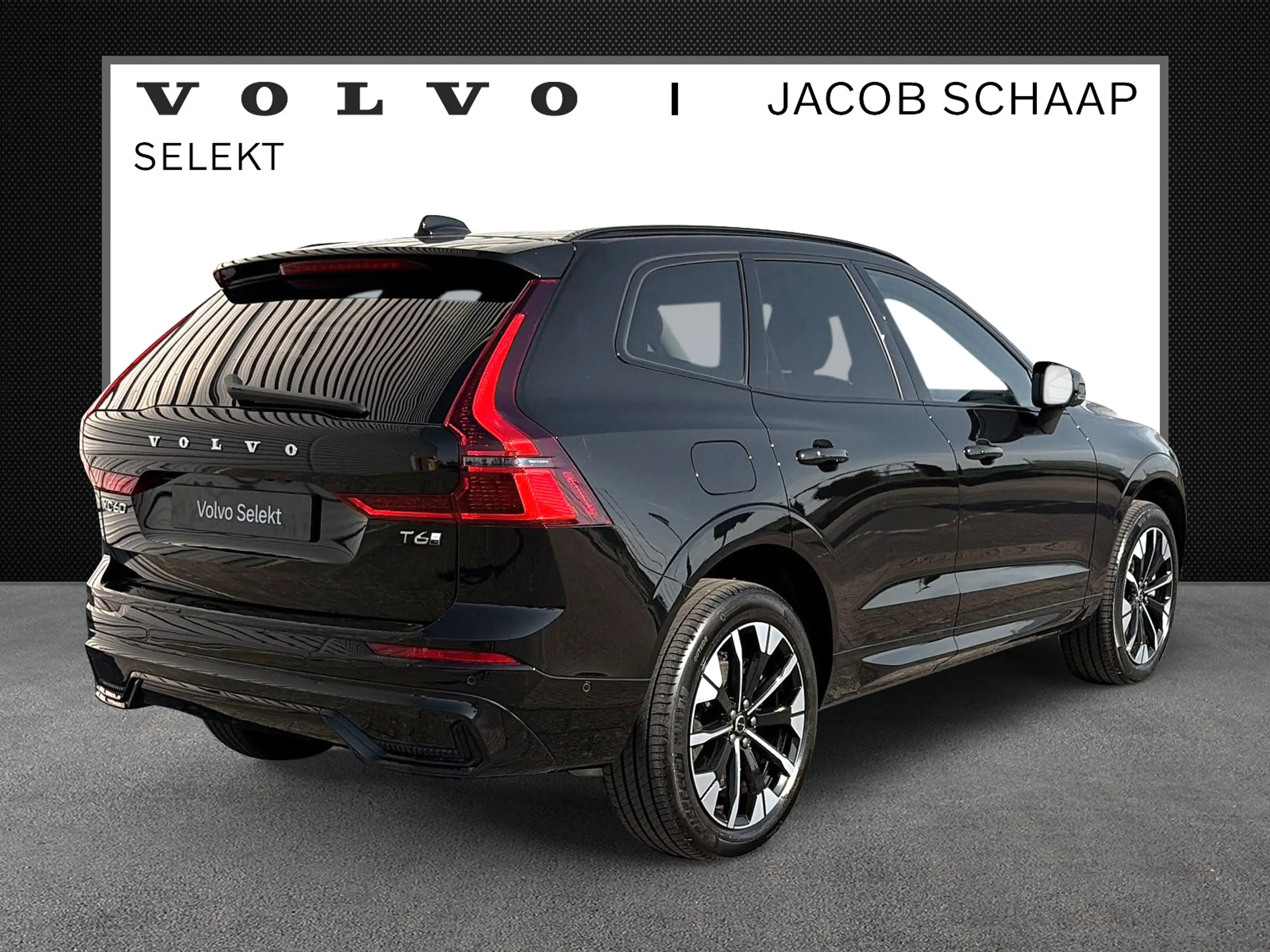Volvo XC60 T6 Plug-in AWD Ultra Dark / Luchtvering / Trekhaak — photo 2