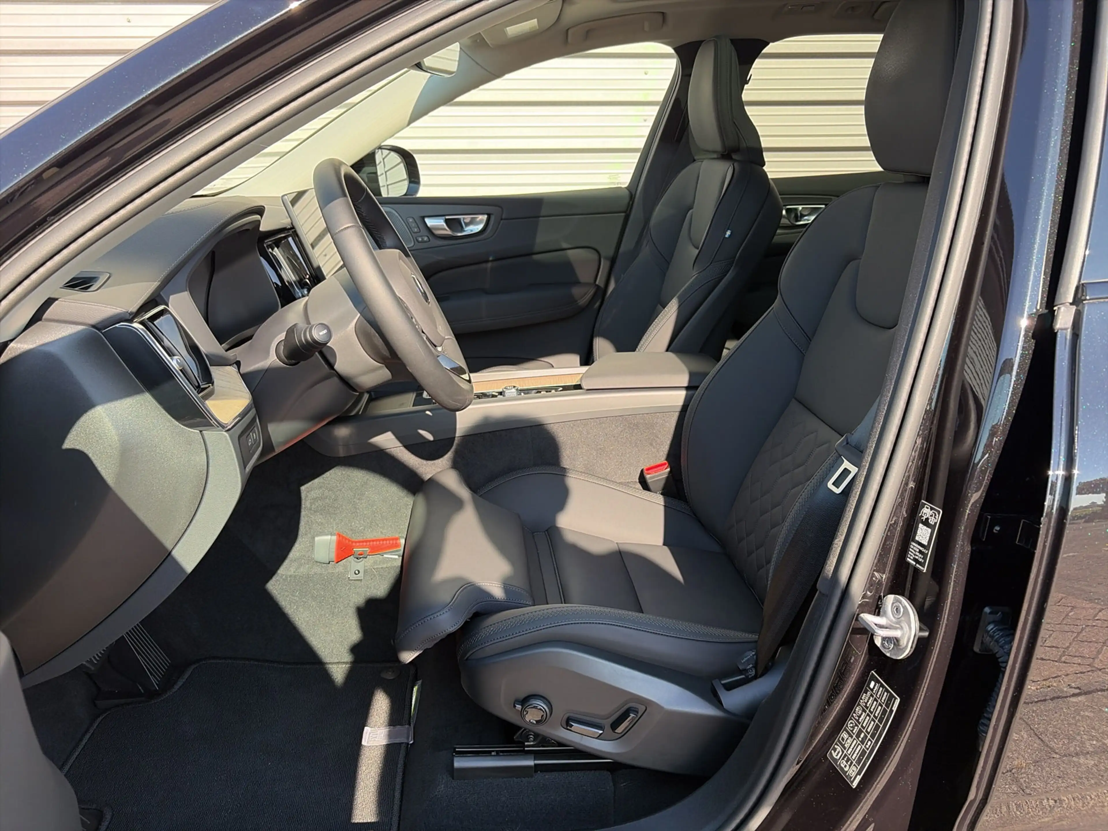 Volvo XC60 T6 Plug-in AWD Ultra Dark / Luchtvering / Trekhaak — photo 9