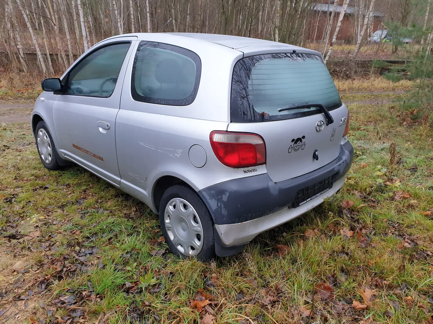 Toyota Yaris Yaris 1.0 linea Servo WR Silber - 2