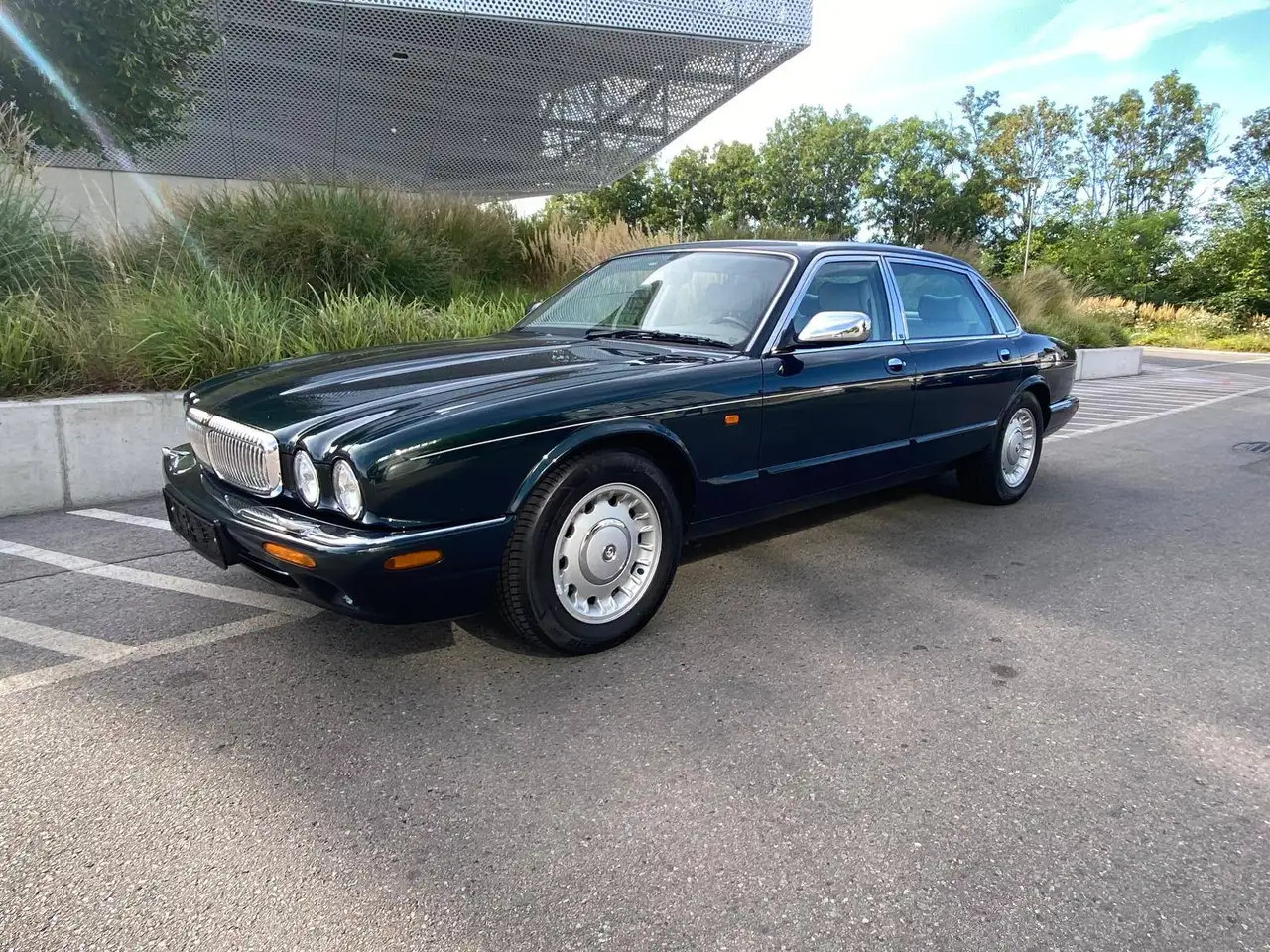 Daimler Eight LWB (X308), foto 4