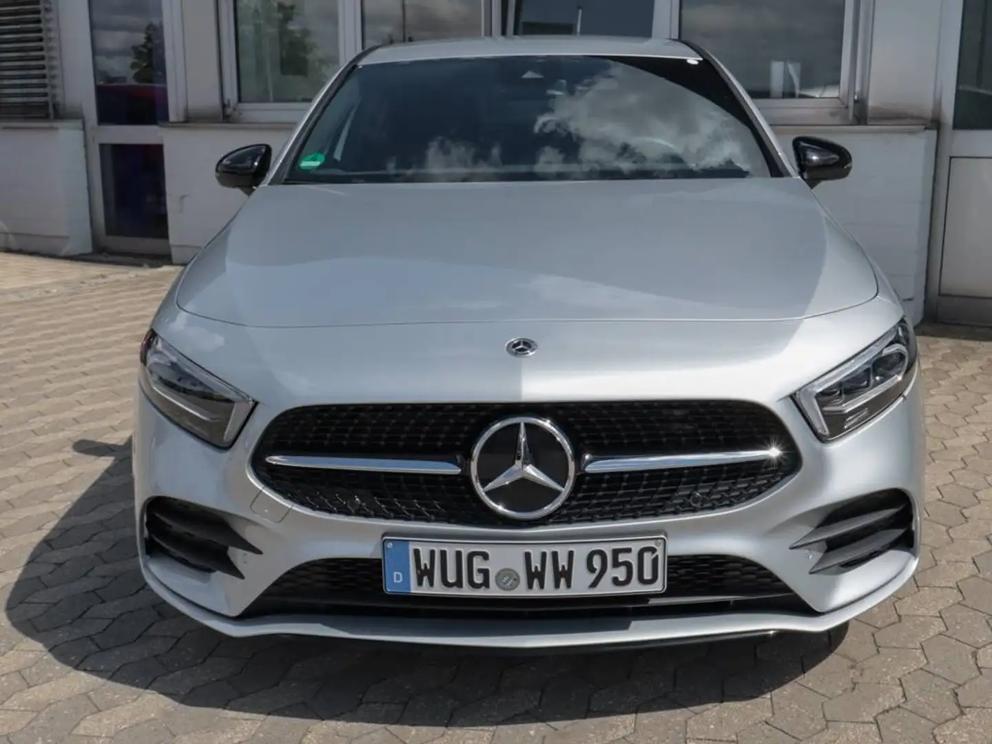 Mercedes-Benz A 180 AMG Edition 2021 Night+Multibeam+MBUX+Kame Silber - 2