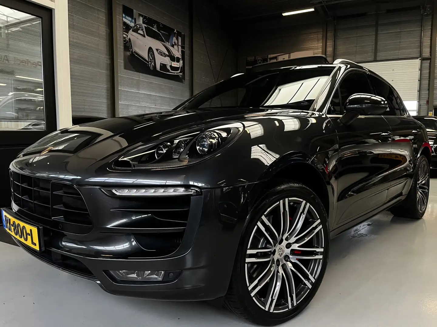 Porsche Macan 3.6 Turbo 21inch, Pano, Luchtvering, Bose Szary - 1