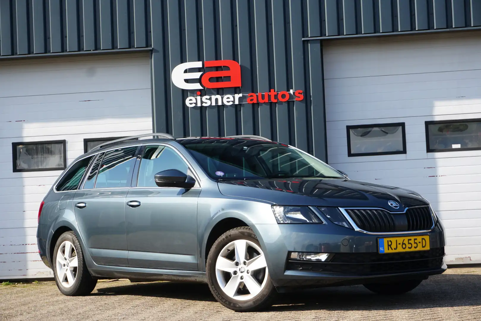 Skoda Octavia Combi 1.0 TSI Greentech Ambition | TREKHAAK | STOE Grau - 2