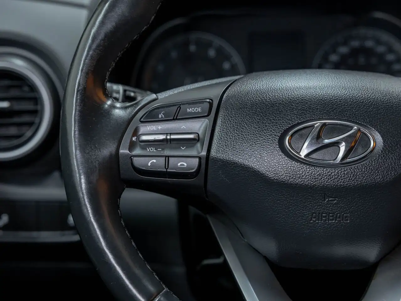 Hyundai KONA снимка Hyundai KONA