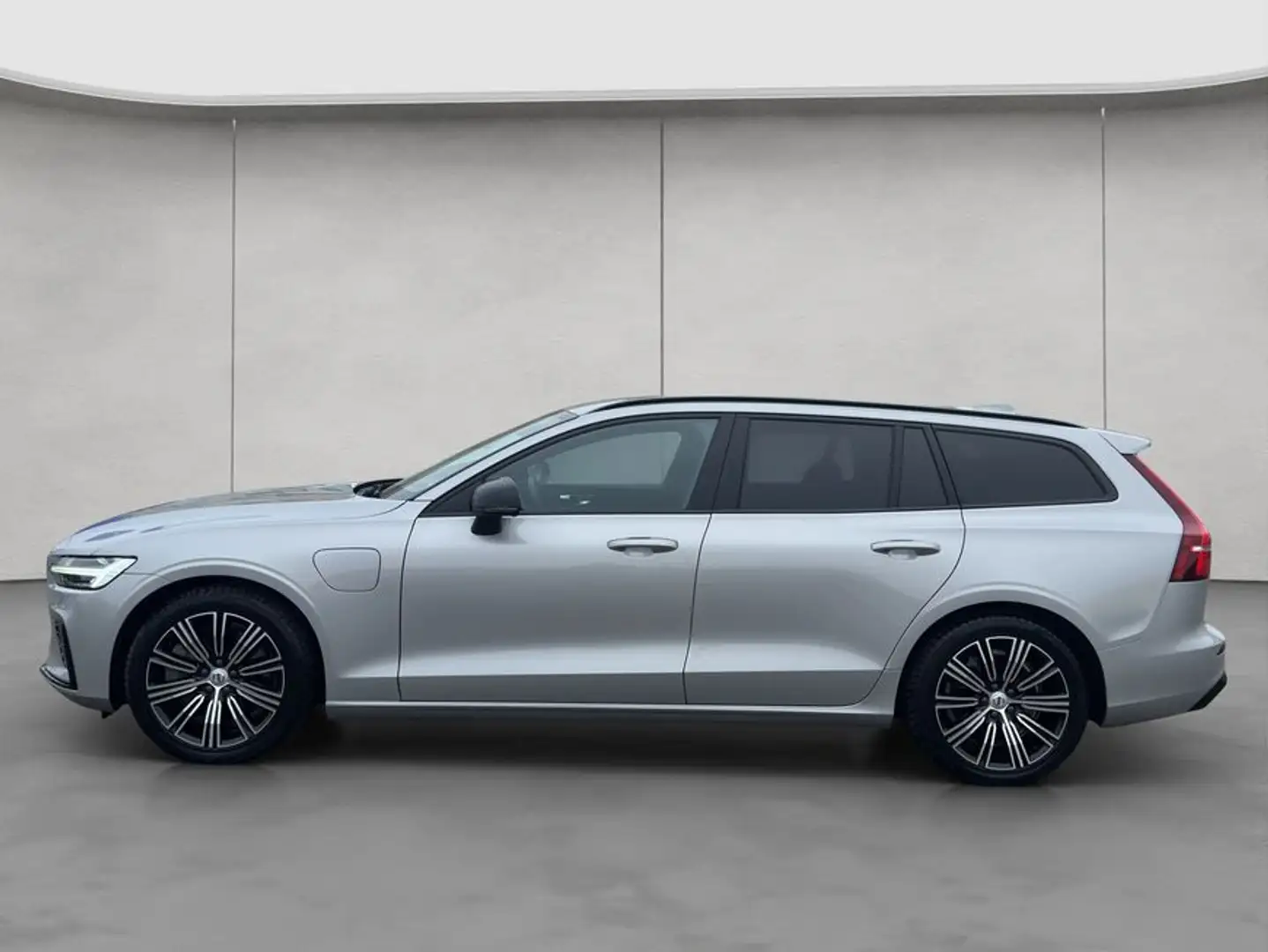 Volvo V60 T8 AWD Recharge Ultimate-Dark Glasd HeadUpDisp Silber - 2