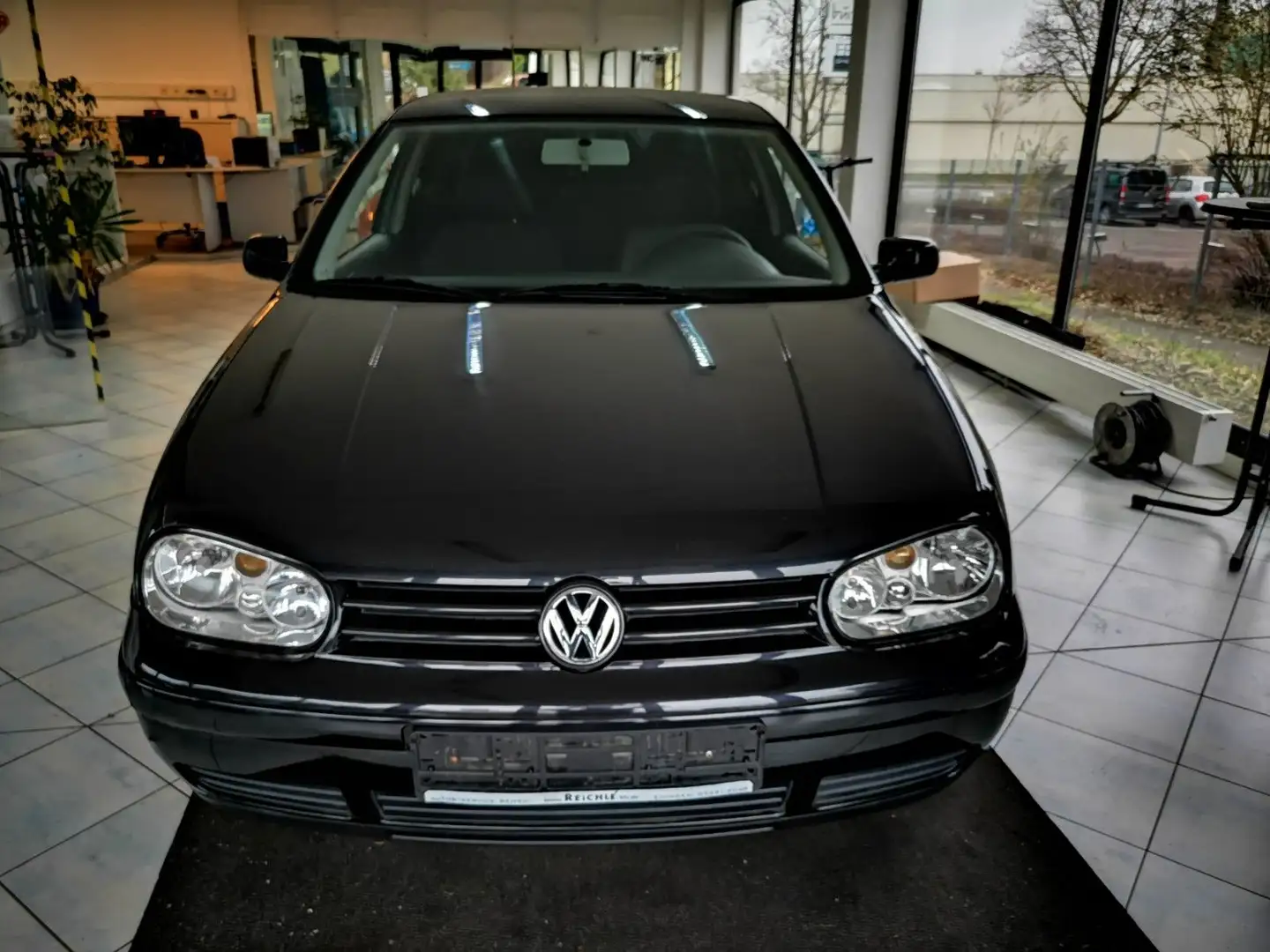 Volkswagen Golf 1.4 Special Zwart - 2
