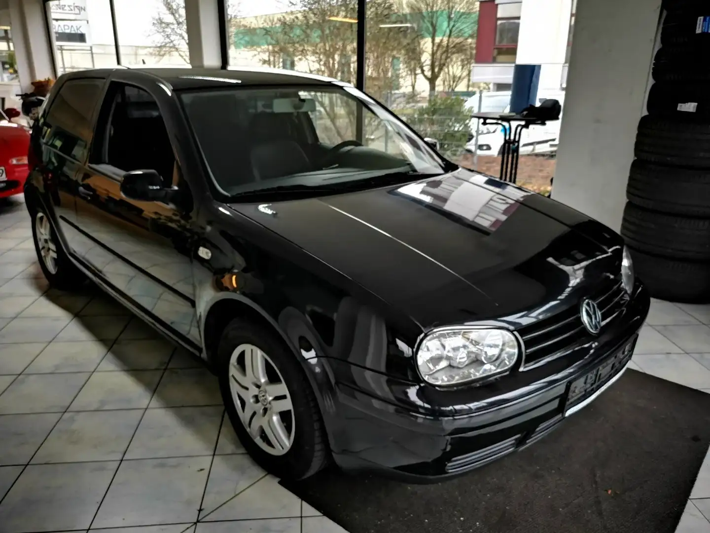 Volkswagen Golf 1.4 Special Zwart - 1