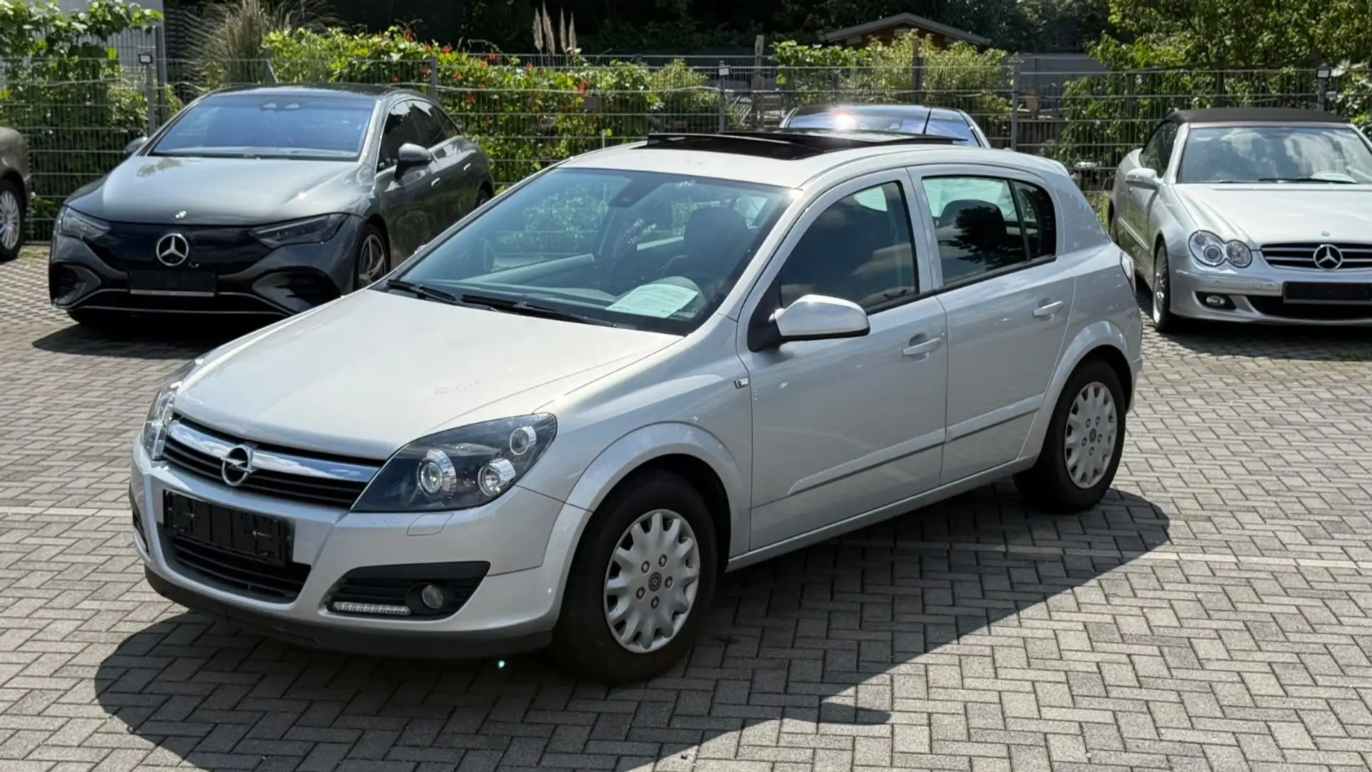 Opel Astra H Lim. Edition*PANO*AUTOMATIK*XENON*36TKM* Silber - 1