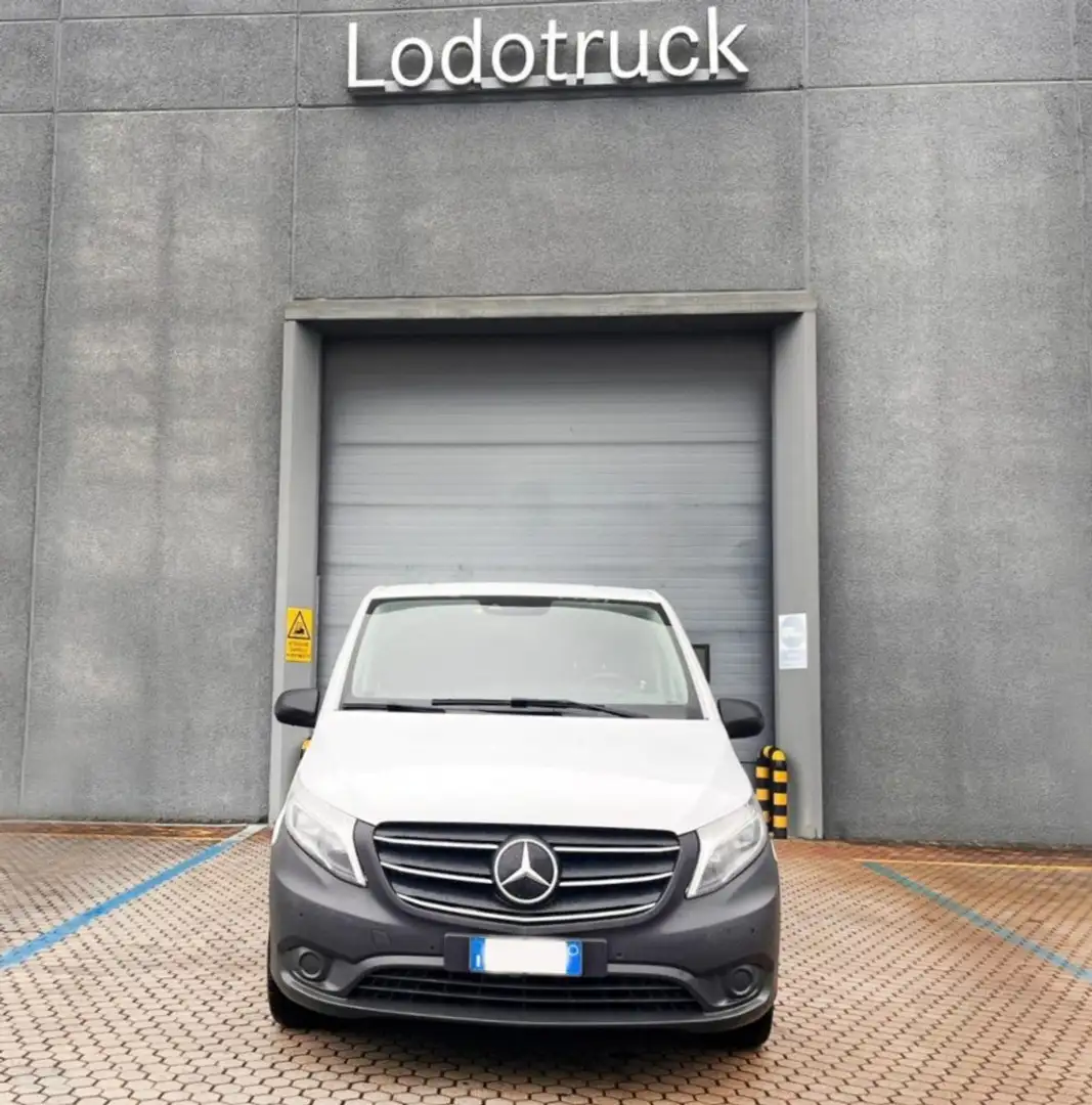 Mercedes-Benz Vito 119 CDI 4x4 Furgone Compact PRO Bianco - 2