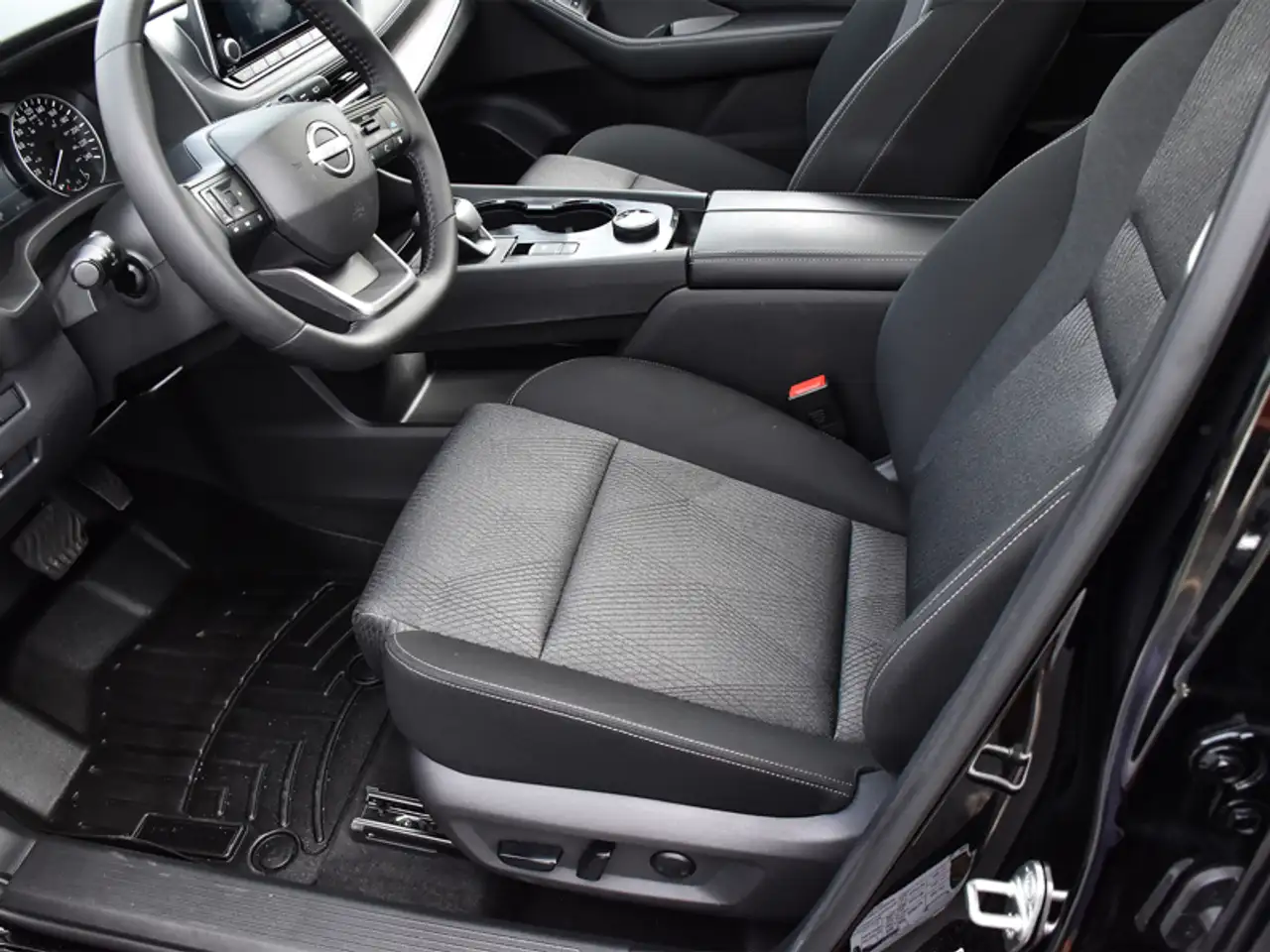 Nissan Rogue fotografie Nissan Rogue