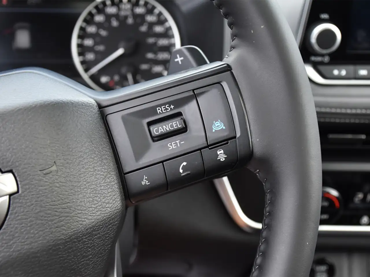 Nissan Rogue fotografie Nissan Rogue