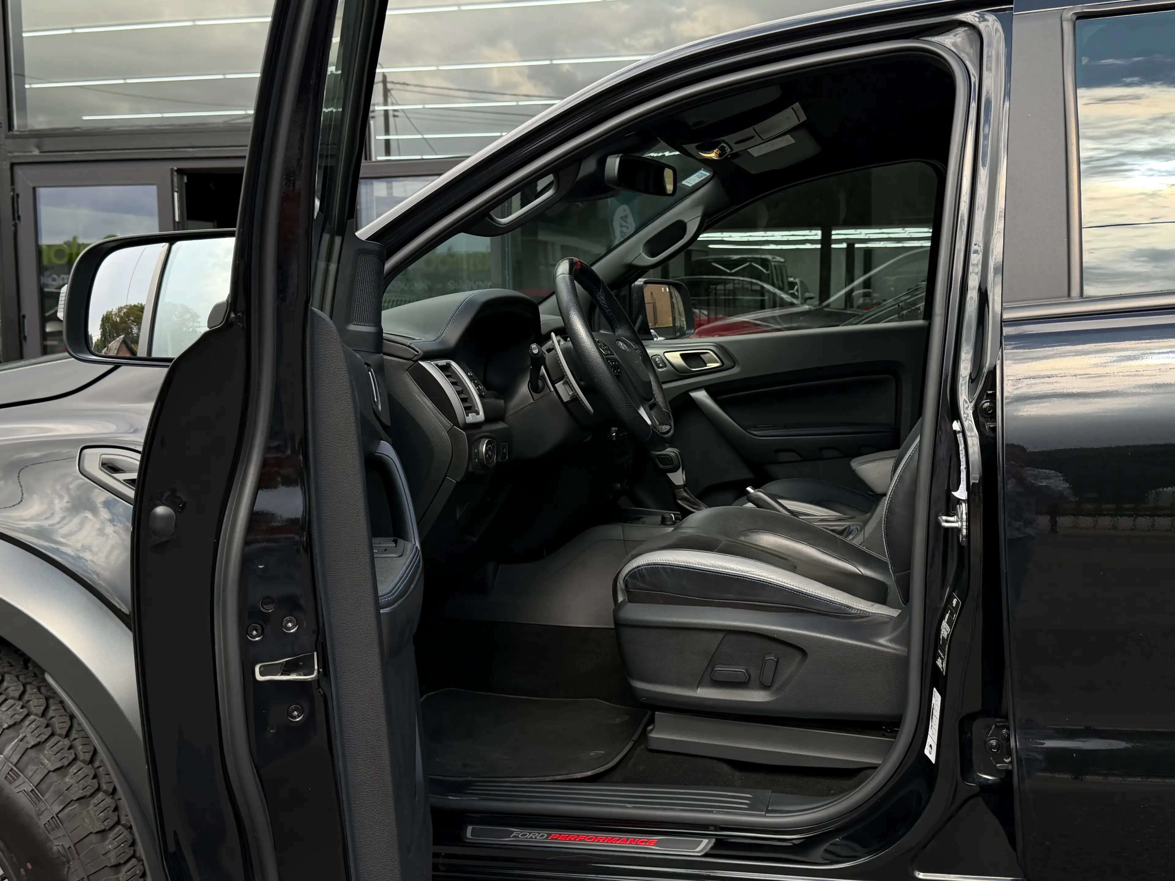 Ford Ranger Raptor 2.0 Bi-Turbo 4WD PERFORMANCE | TVAC*BTWIN | CAMERA | KEYLESS | CARPLAY | CUIR | XENON | FULL OPTION — photo 8
