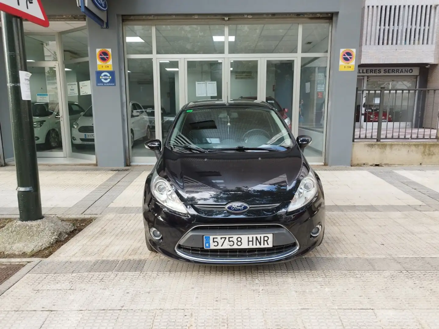 Ford Fiesta 1.6 TDCi Titanium Zwart - 2