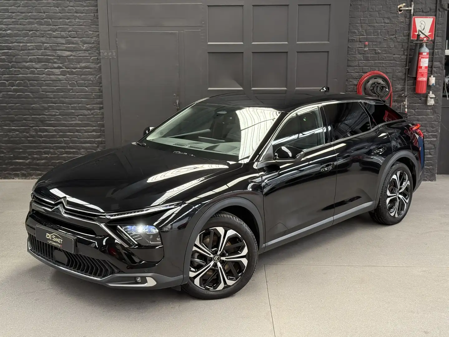 Citroen C5 X 225pk Shine #plug in hybrid #leder #headup Zwart - 1