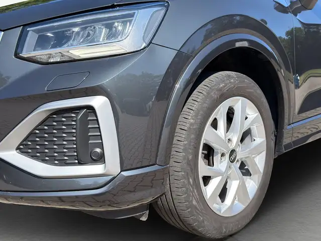Audi Q2 view 13