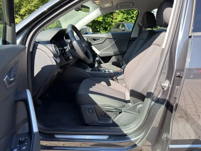 Audi Q2 view 15