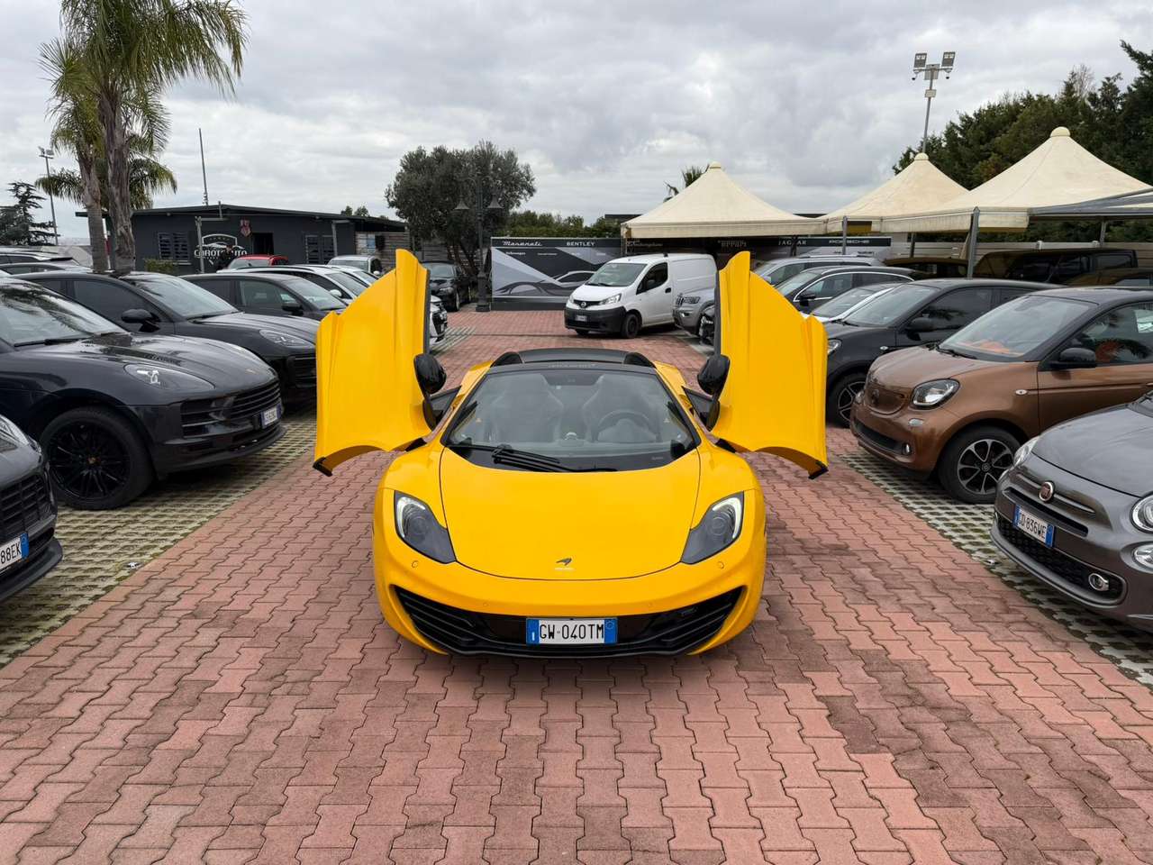 McLaren MP4-12C