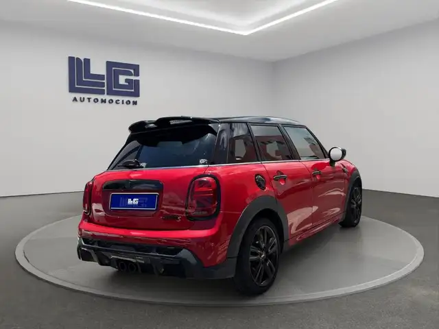 Mini Hatch view 6