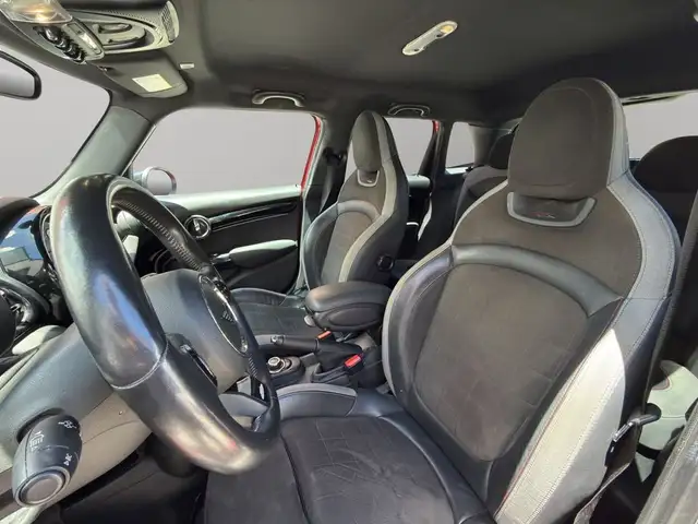 Mini Hatch view 11