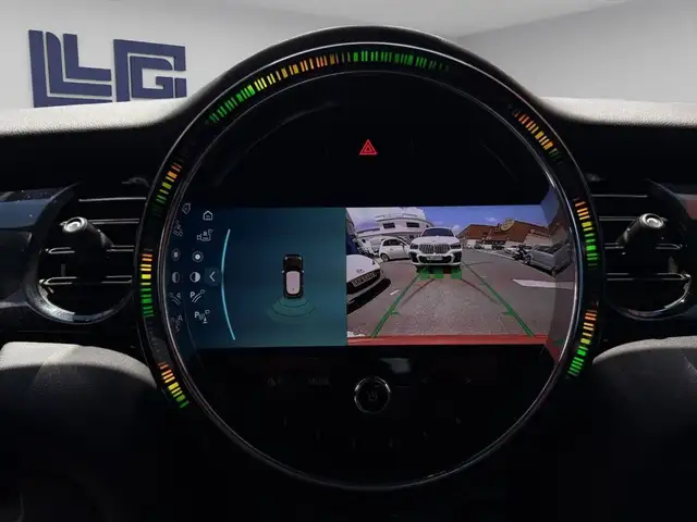 Mini Hatch view 14