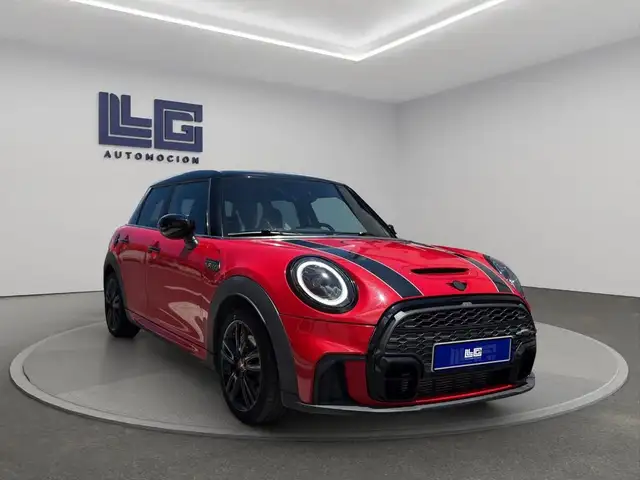 Mini Hatch view 4