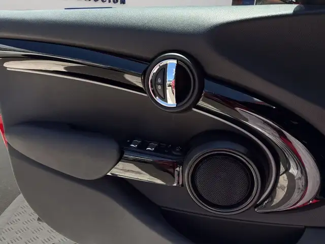 Mini Hatch view 15